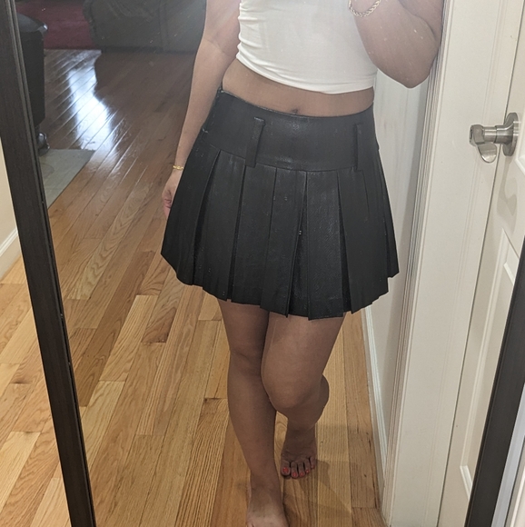 10. NWOT RAMY BROOK NATALIA FAUX LEATHER MINI PLEATED SKIRT - Picture 12 of 12